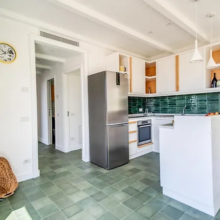 Eden Villa *